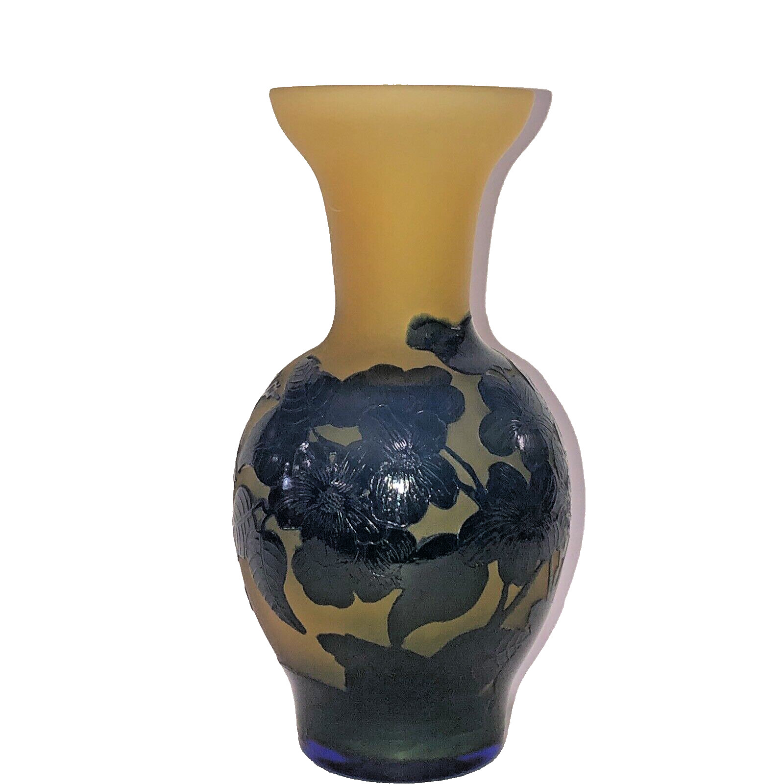 Art Glass Vase, Light Yellow And Brown Leaves & Flowers 