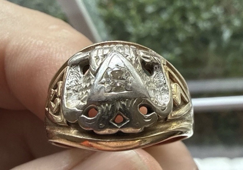 Vintage 10K Gold Masonic Ring with Center Stone Size 11