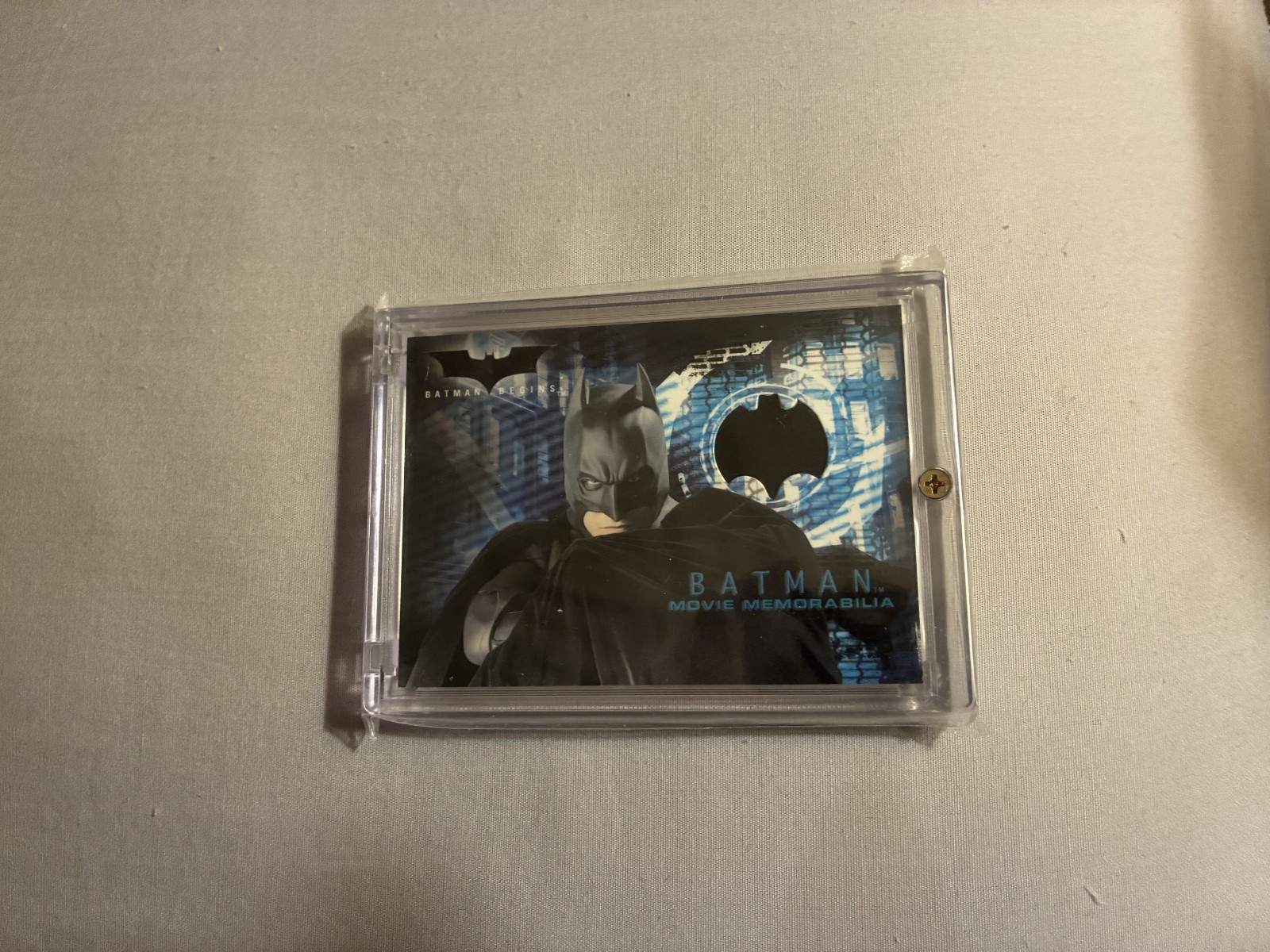 Christian Bale Topps Batman Begins Authentic Worn Cape Relic Card Christian Bale Topps Batman Begins Authentic Worn Cape Relic Card