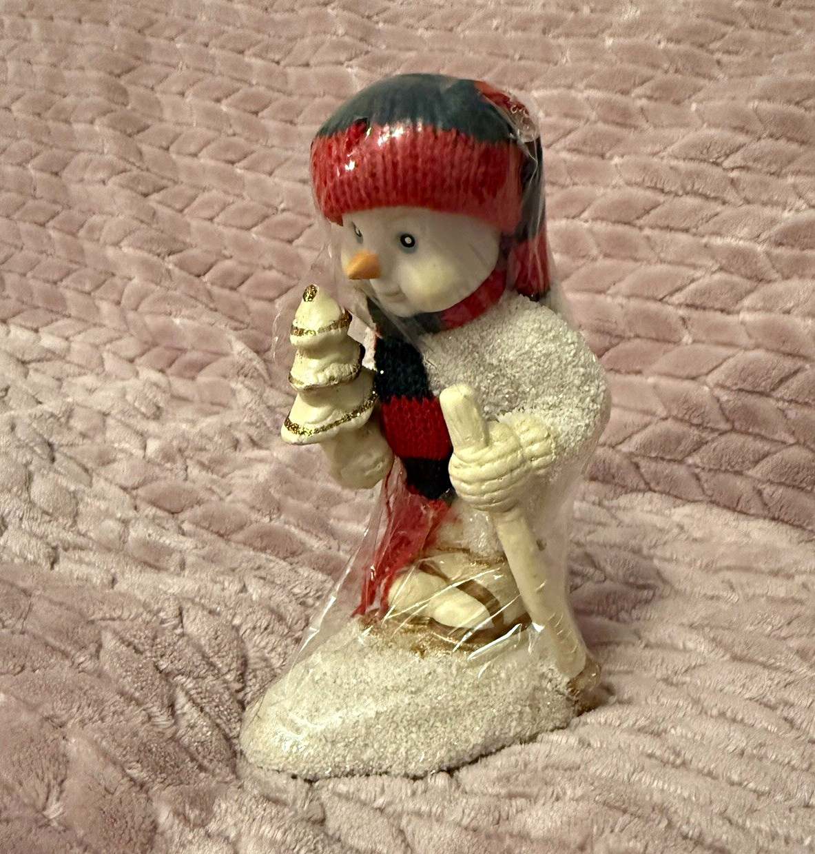 Snowman Resin Figurine 3D Effect White Red Green Black Christmas Seasonal