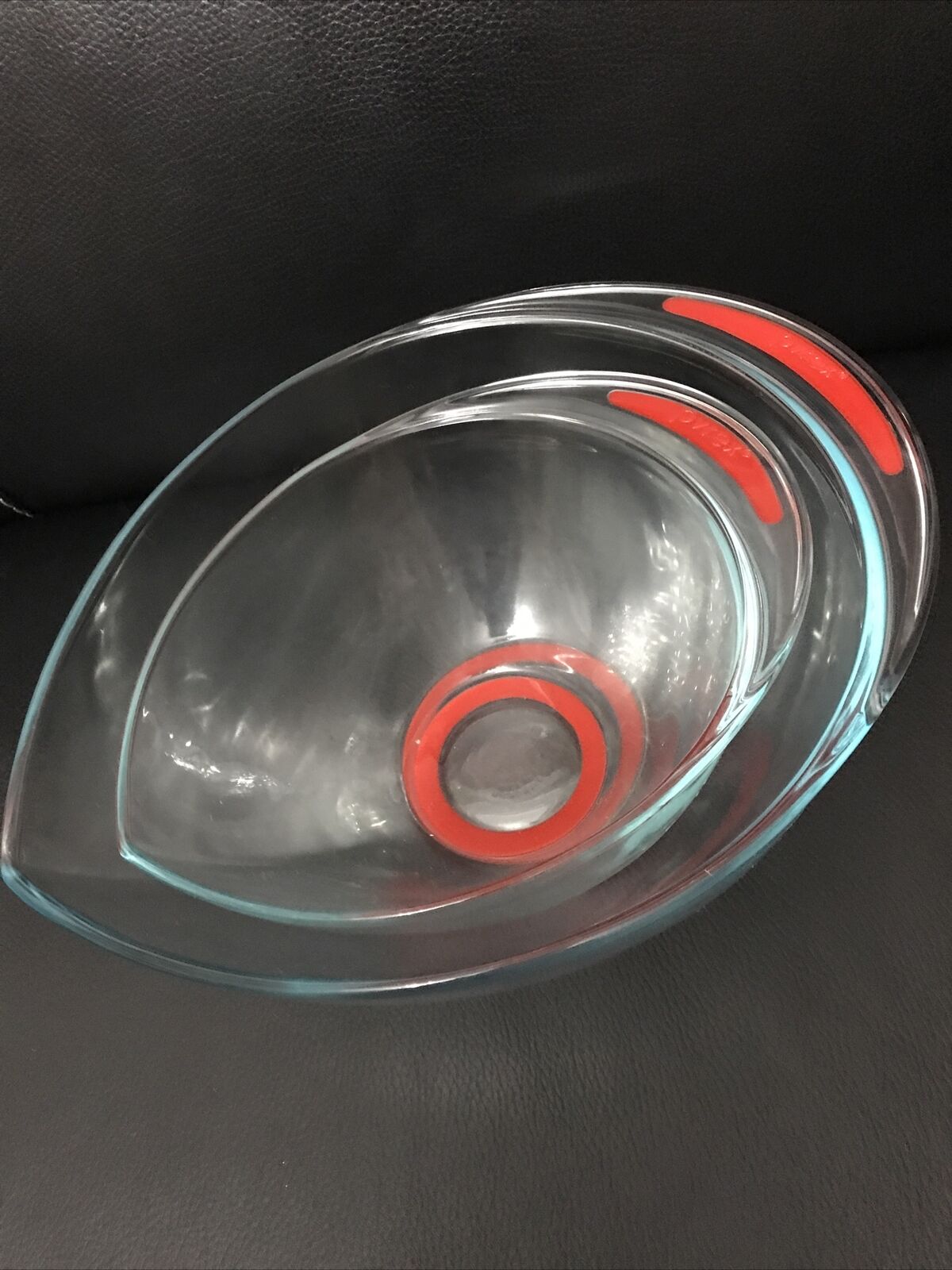 Set Of 2 PYREX Glass Tear Drop Red Grip Mixing Bowl with Spout USA 2225 & 2250
