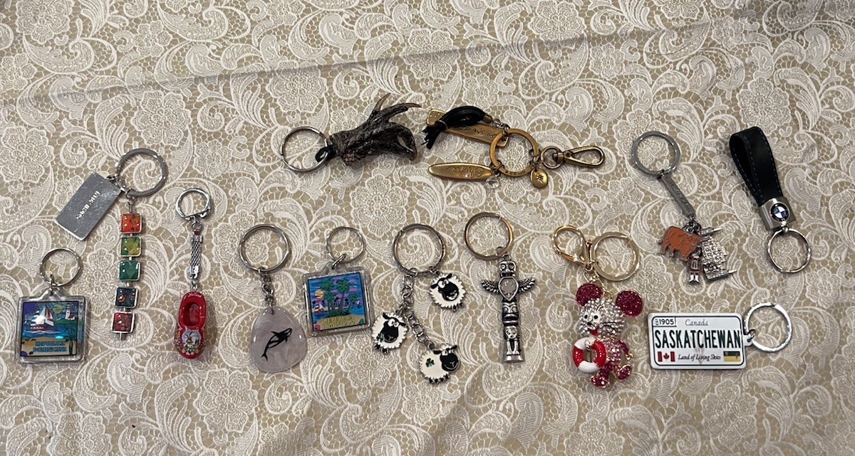 13 Keychain Lot Vintage Souvenir Travel Canada BMW Collectible Mixed Lot