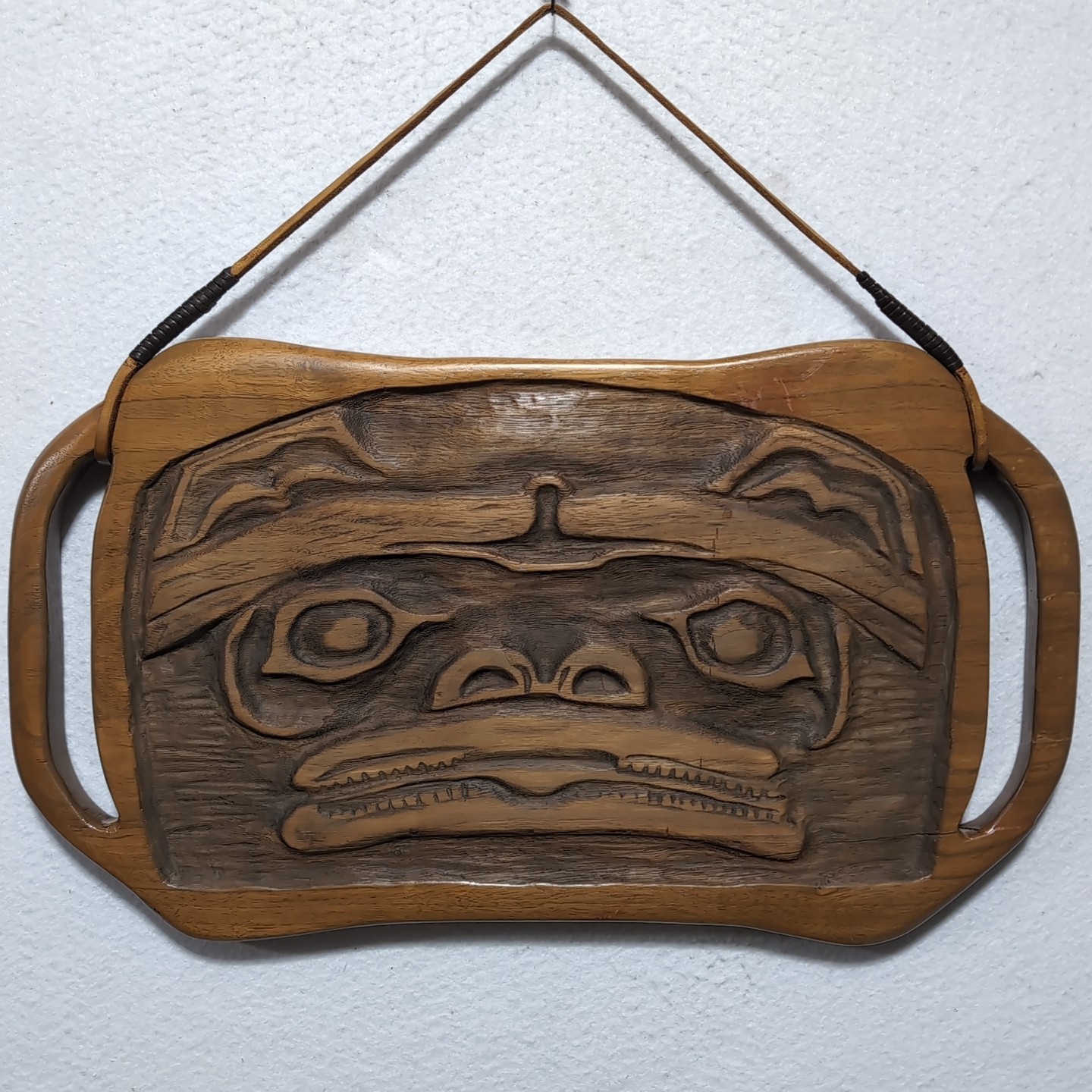 VTG Northwest Coast Indigenous-style Bear Carved Cedar Tray/Wall Hanging REPAIR