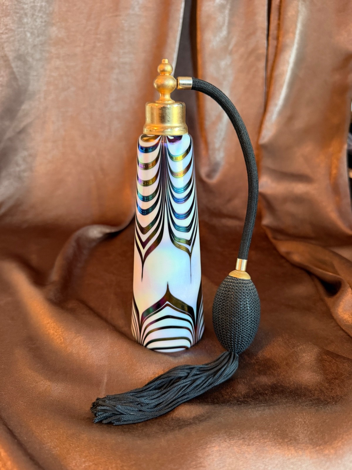 Vintage Iridescent Art Glass Pulled Swirl Perfume Atomizer Brass Golden Crown