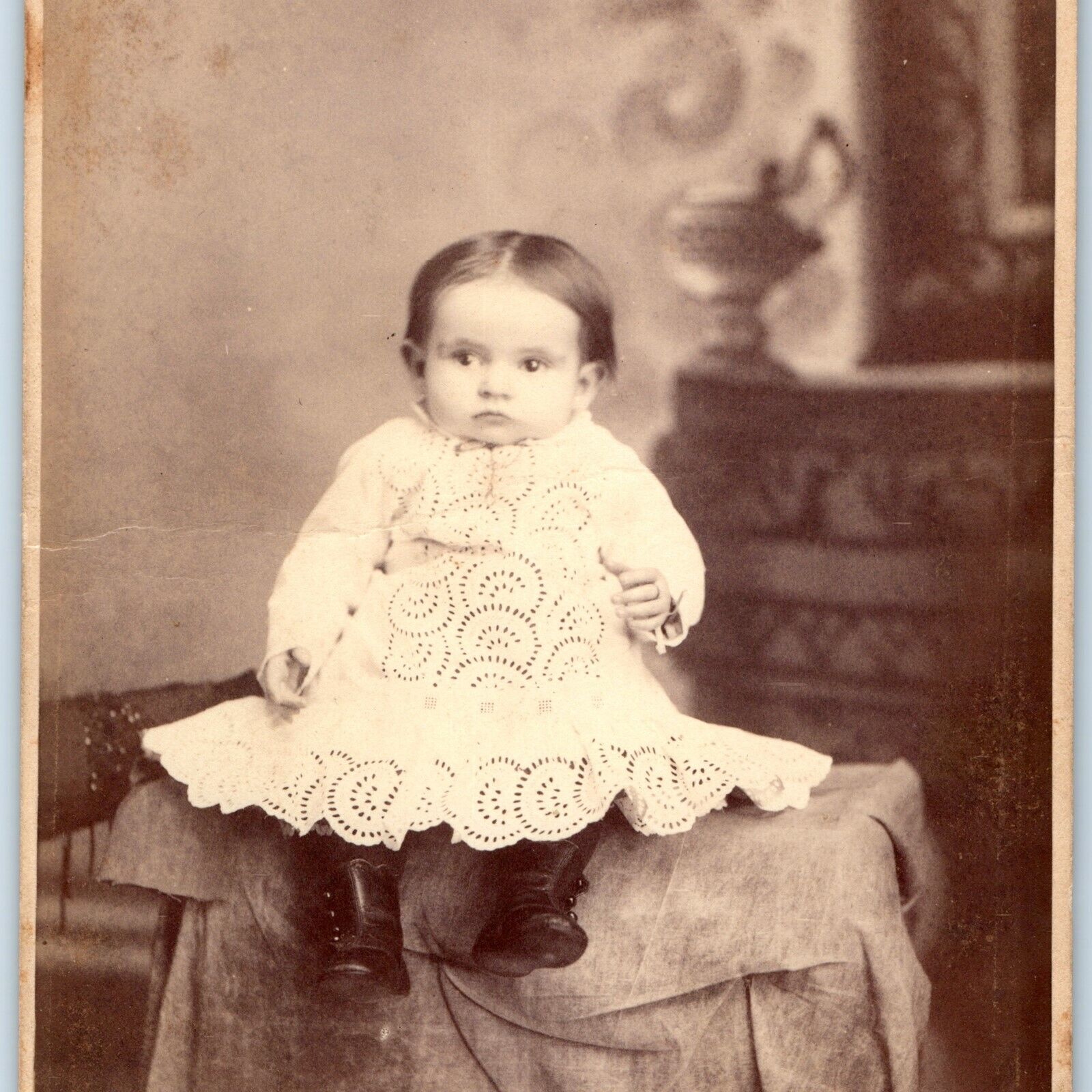 c1890s Longmont, Colo Adorable Baby Girl Cabinet Card Photo Colorado Stiffler B7