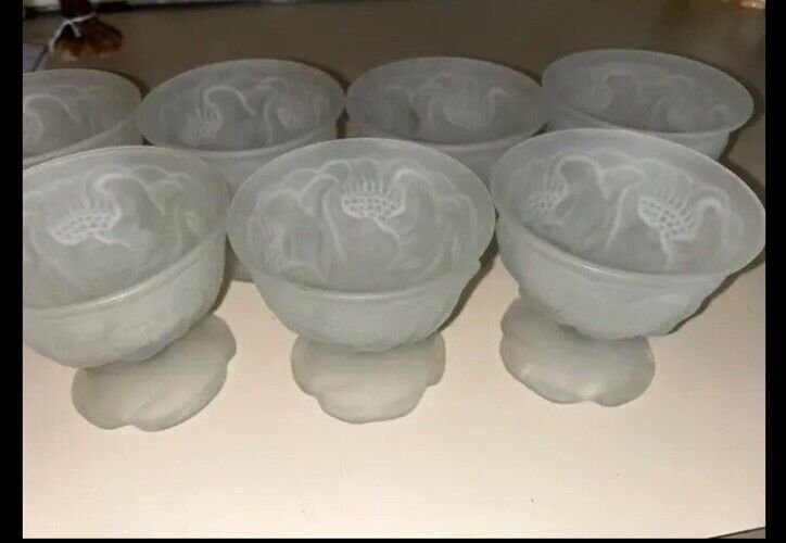 Avon White Satin Sculpted Flower Water Goblet Set of 7