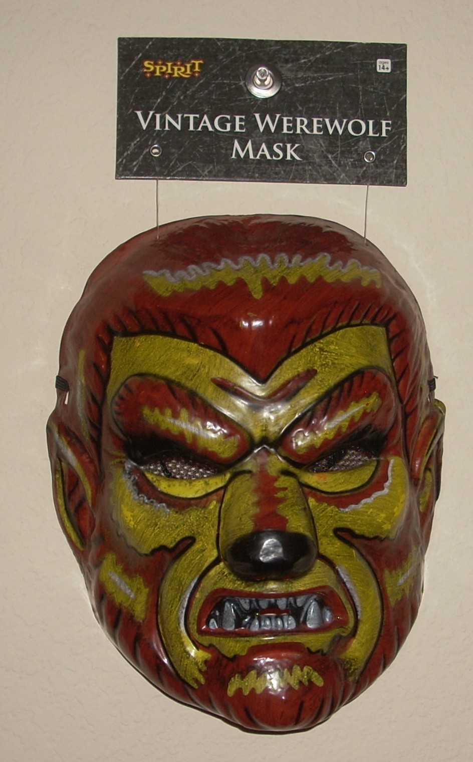 NEW VINTAGE Werewolf PLASTIC HALF MASK CLASSIC STYLE HALLOWEEN SPIRIT MONSTER