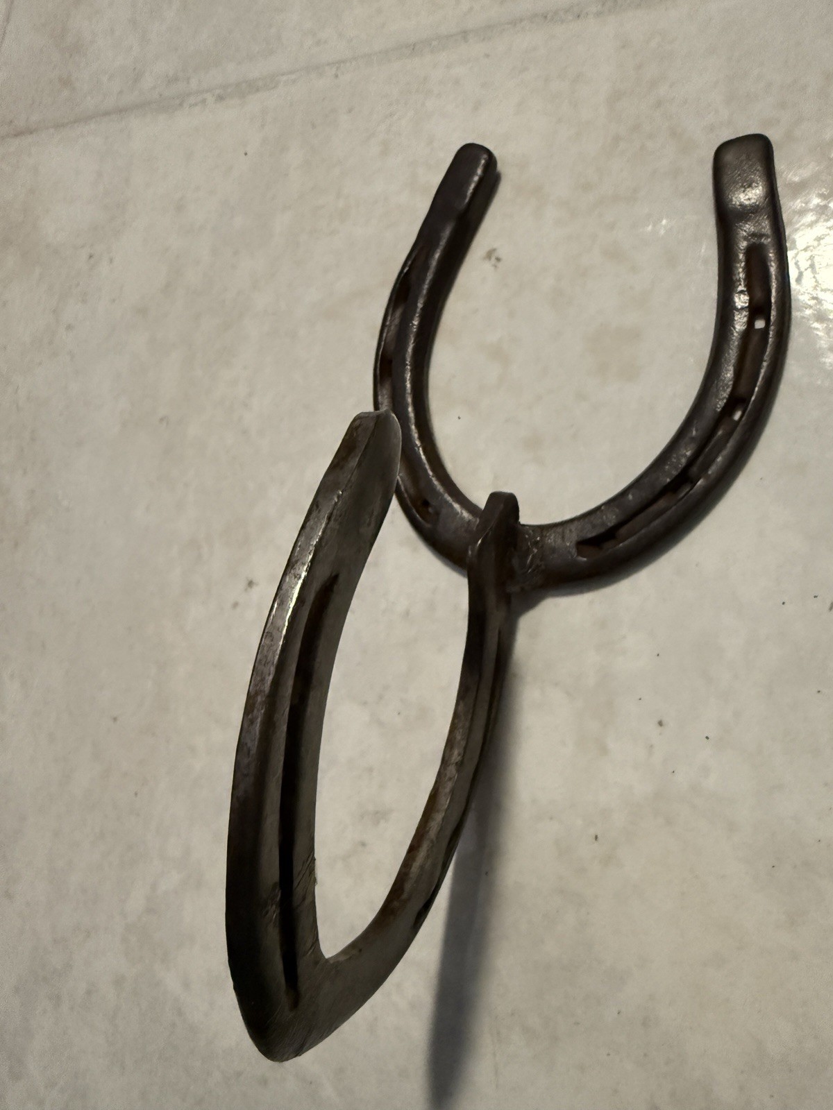 Vintage Western double horse shoe wall Hook cowboy decor 9.5”x4.75 Patina