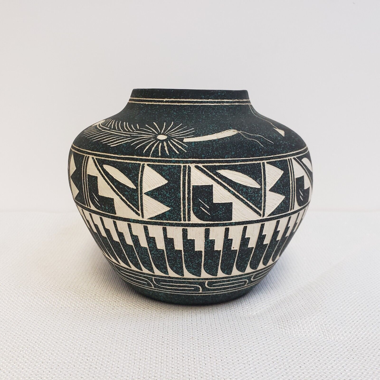 E. Garcia Jr. New Mexico Native American Acoma Pueblo Indian Vase Vessel Pottery