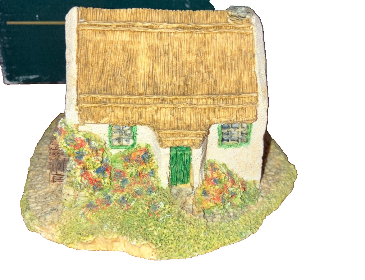 Irish Heritage Collection Thatched Roof  Miniature Cottage  Ireland