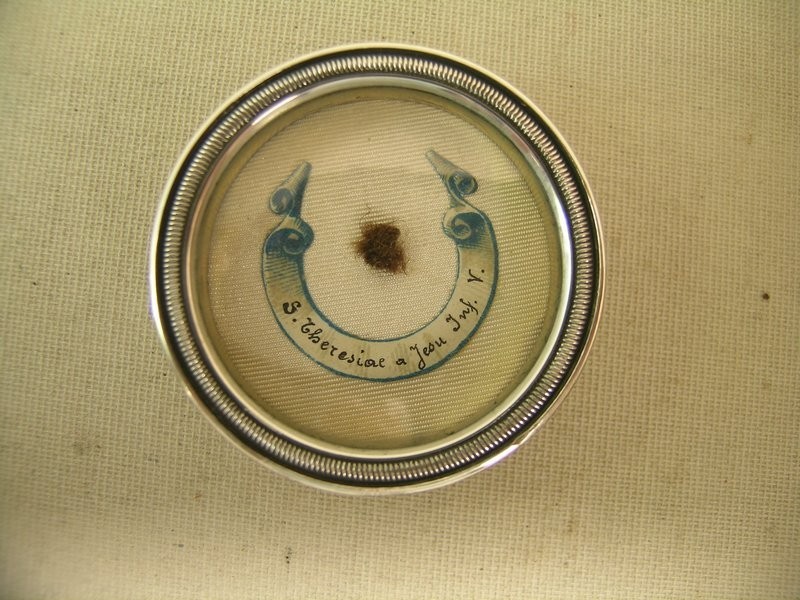 Antique reliquary Saint Thérèse of Lisieux (Carmelite) Little Flower of Jesus