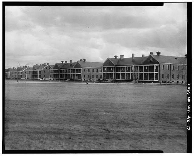 Photo:Fort Monroe Virginia 1900s Barracks Military Buildings Lawn View