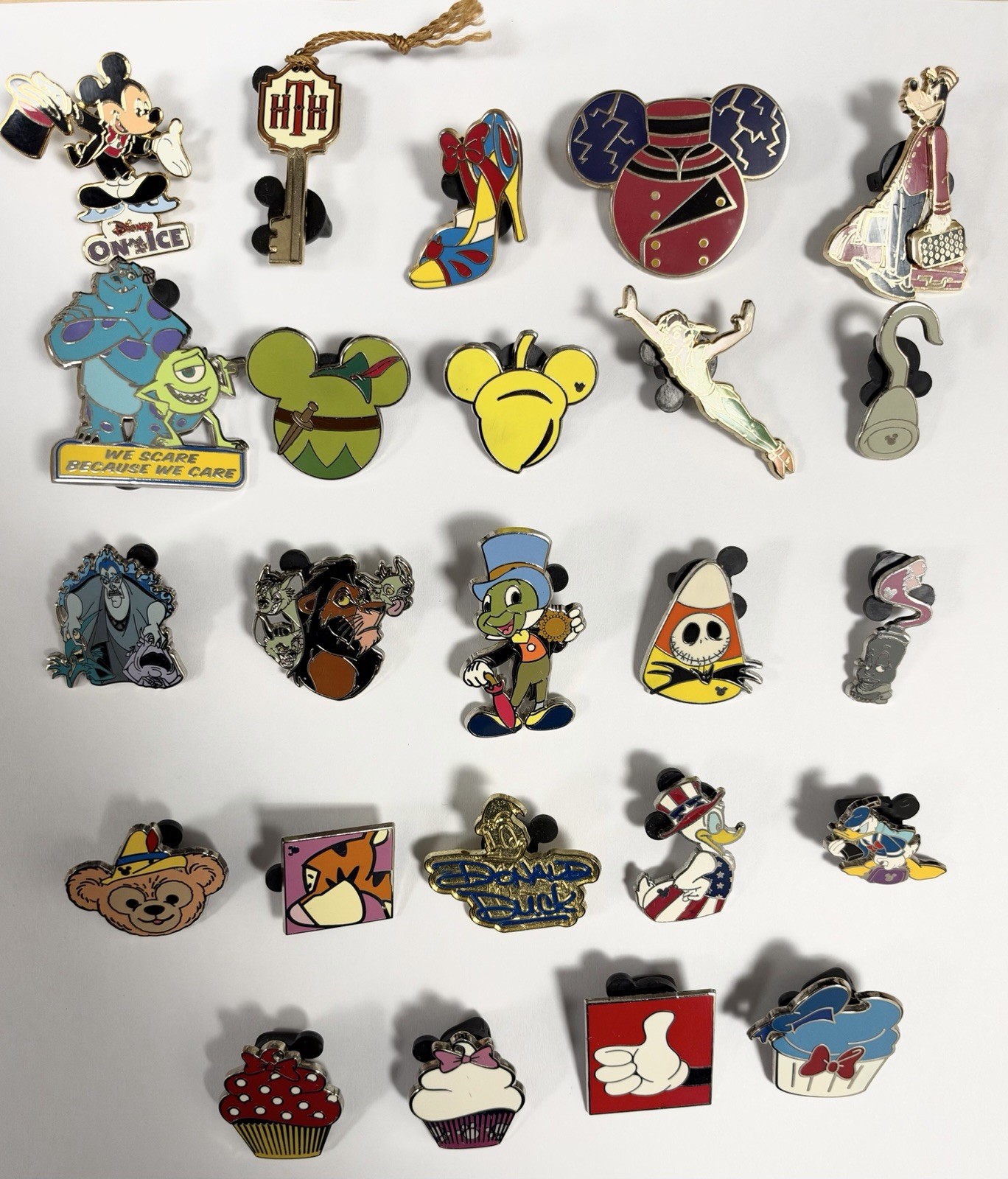 Lot Of 24 Vintage Walt Disney World Trading Pins- Mickey From Early To Mid 2000s