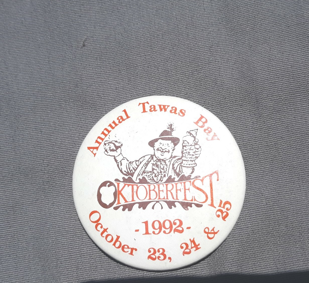 Annual Tawas Bay Michigan MI Oktoberfest 1992 Button Pin 2 1/4
