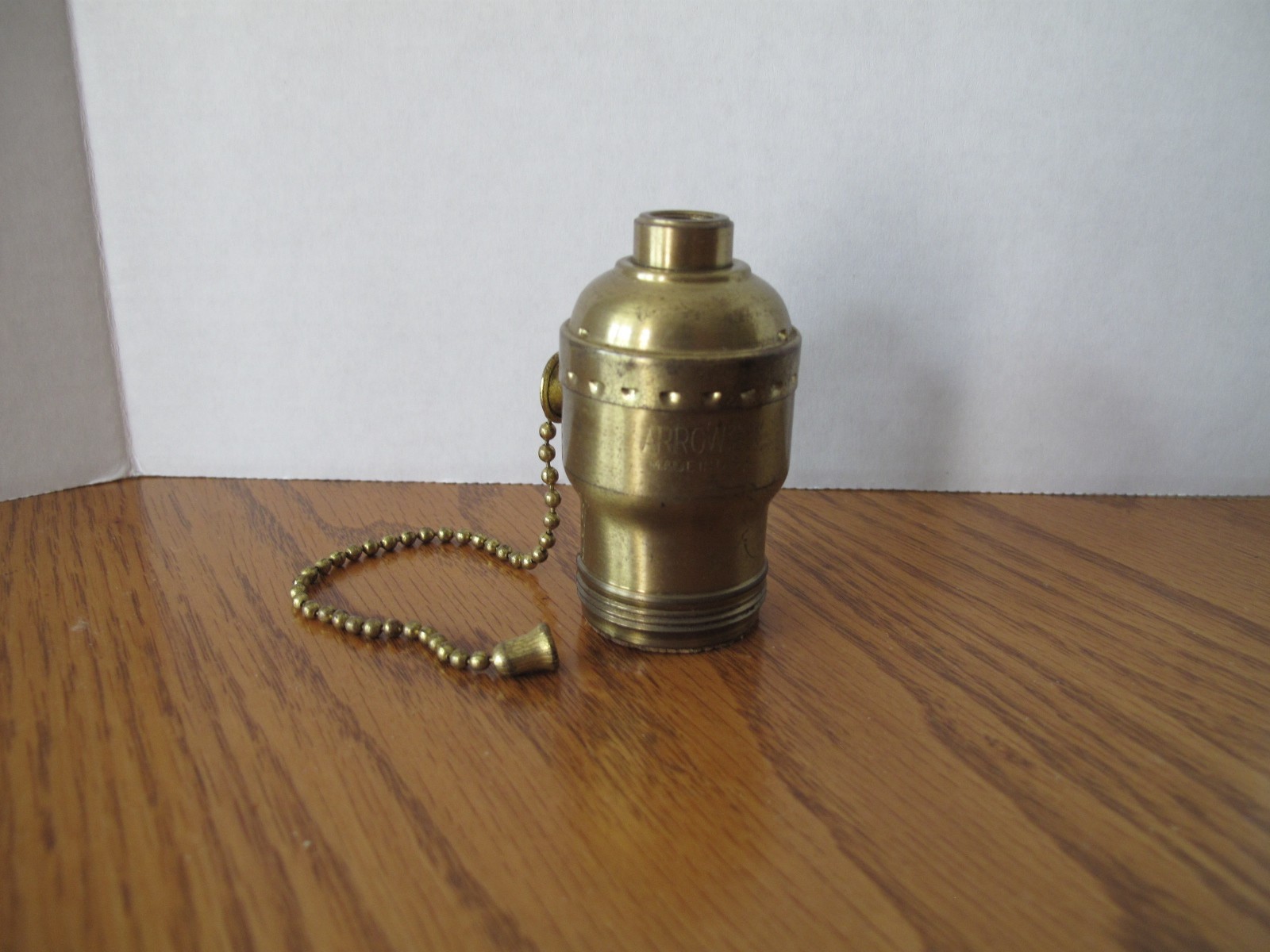 Vintage ARROW Brass Pull Chain Lamp Socket 250W 250V USA