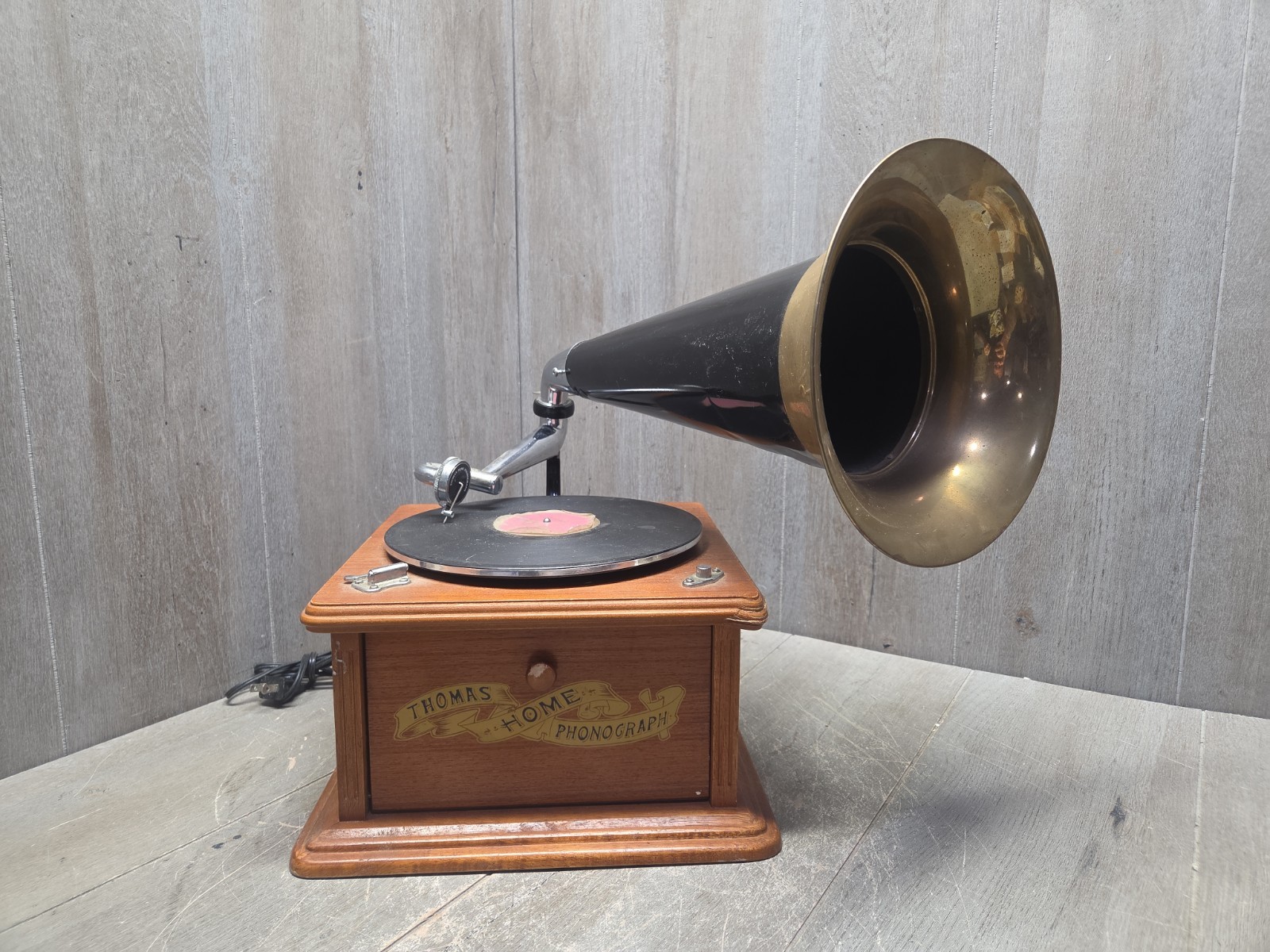 Thomas Collector's Edition Replica Phonograph Radio Model 166