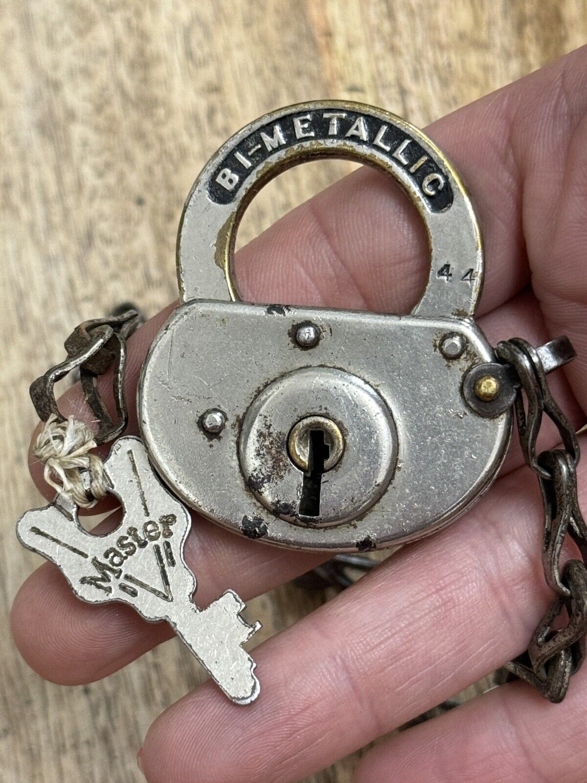 Vintage Antique Old 1896 Yale Bi-Metallic Padlock With Key Lock