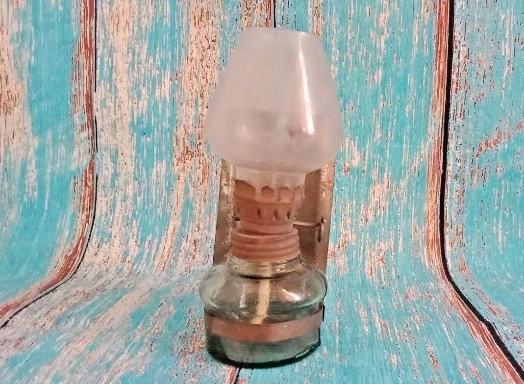 Vintage Made-in-India Kerosene Lantern: Rustic Metal Camping Light Collectible