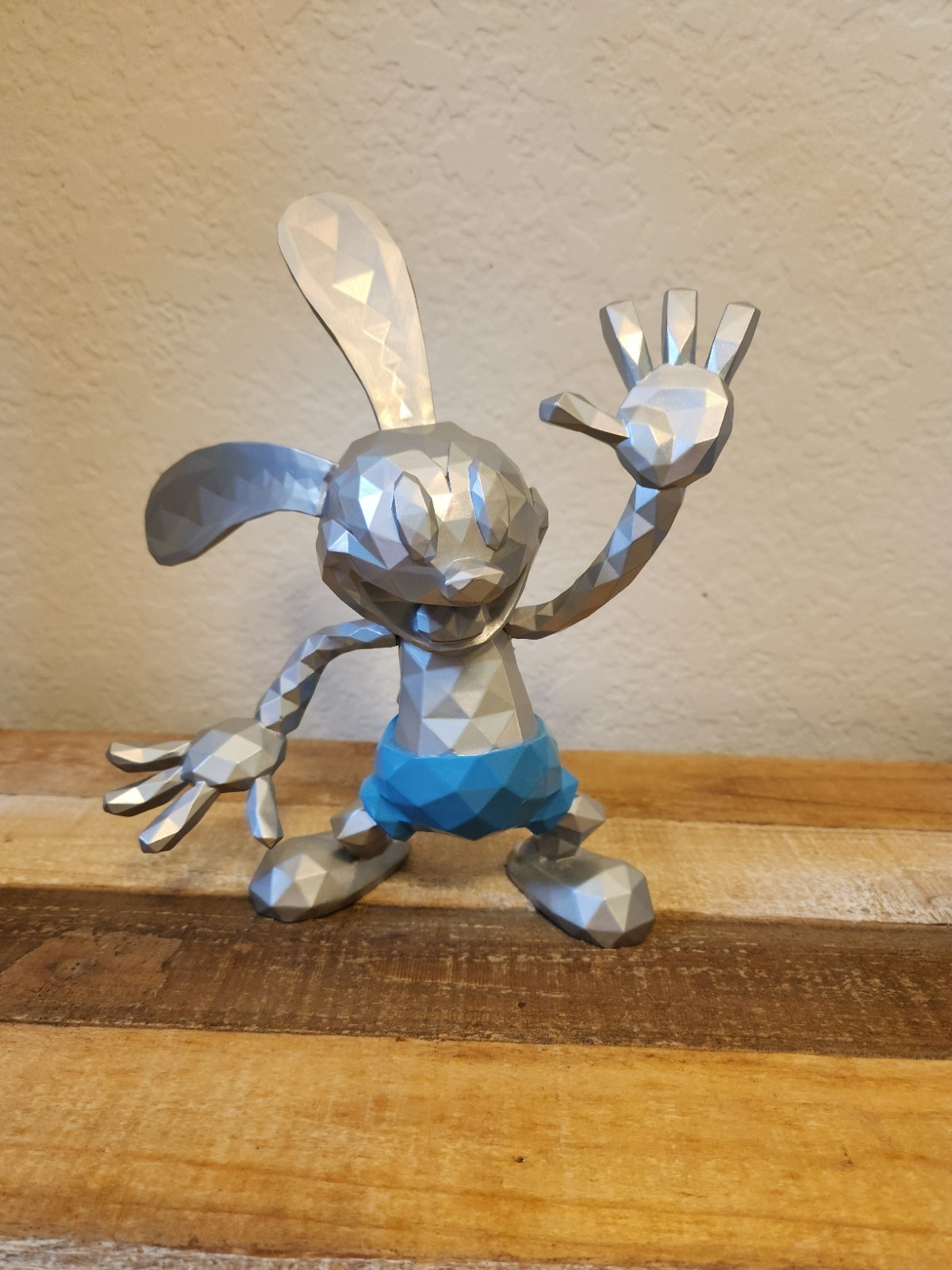 Disney Oswald the Lucky Rabbit 100th Anniversary Figurine 8 Disney Oswald the Lucky Rabbit 100th Anniversary Figurine 8