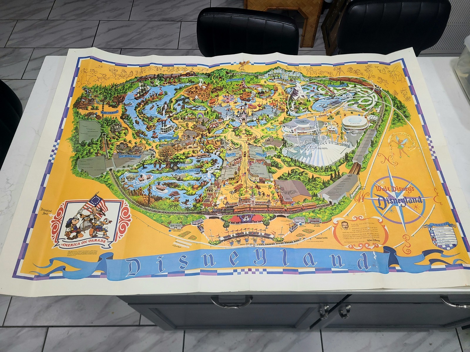 Vintage 1975 Disneyland Souvenir  Map  America On Parade Bicentennial Edition