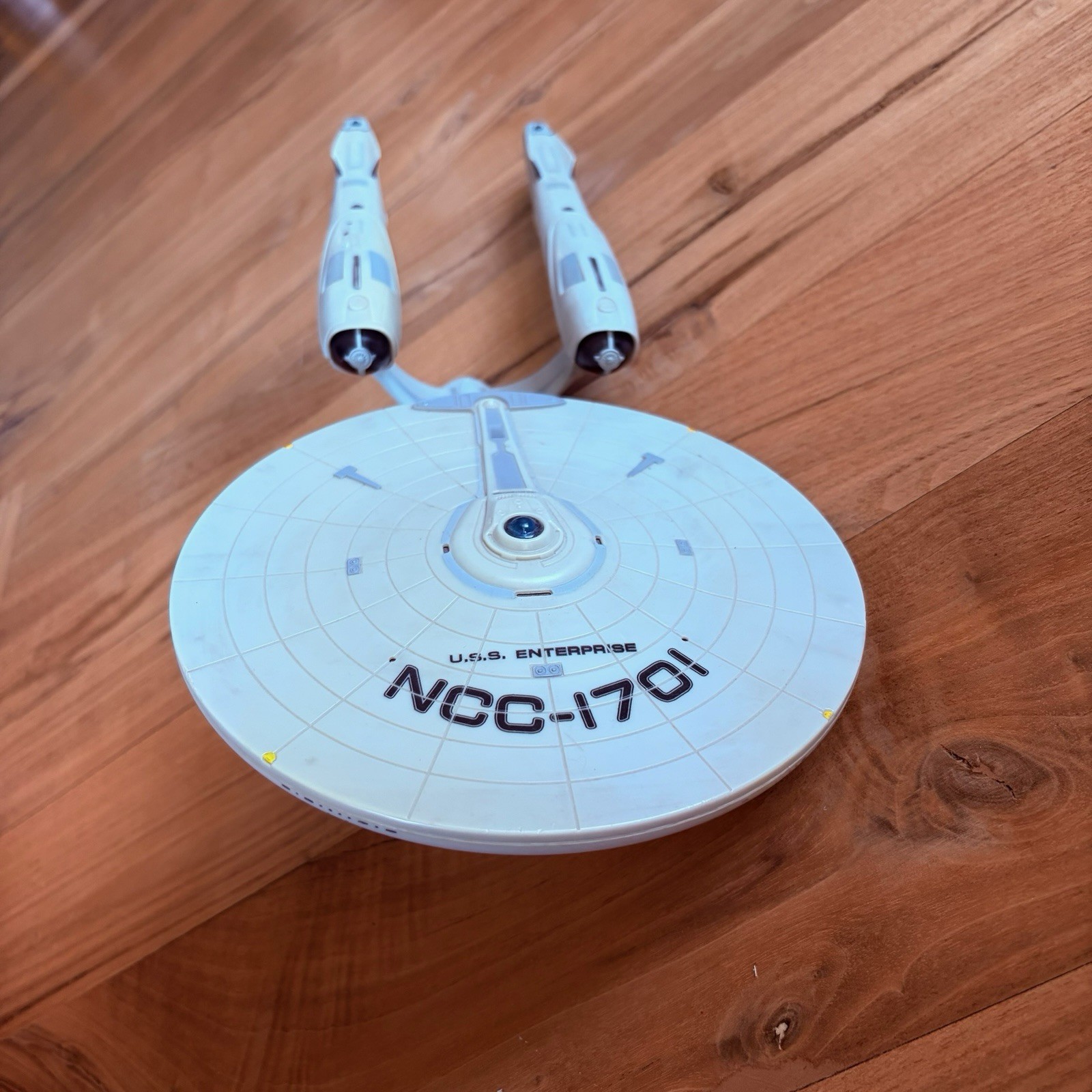 2009 Playmates Star Trek U.S.S. Enterprise NCC-1701 Lights & Sound NO STAND