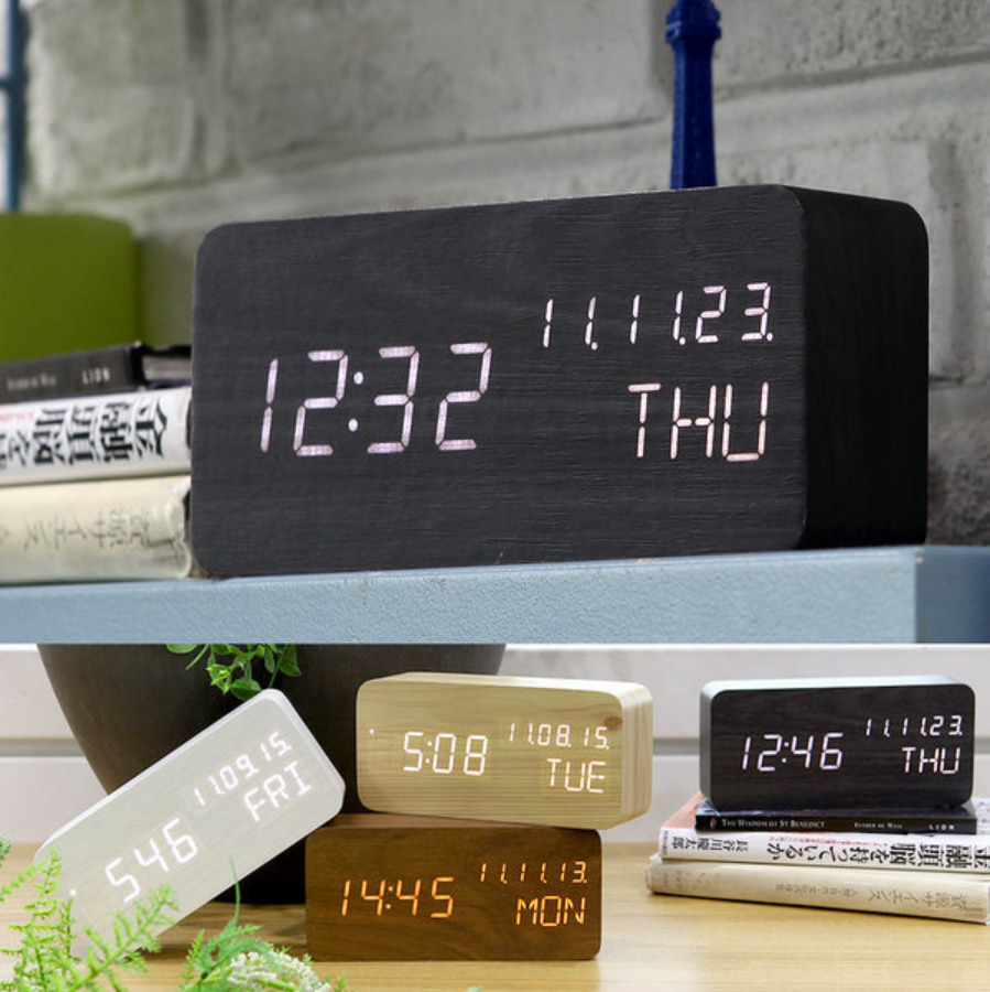 Clock Wood Digital Alarm Time Date(MM/ DD/ YY) Day of The Week Temperature Desk