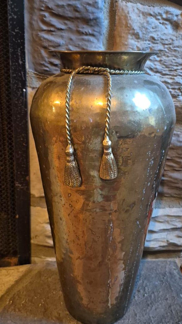 Beautiful vintage solid brass decorative vase Urn made in India