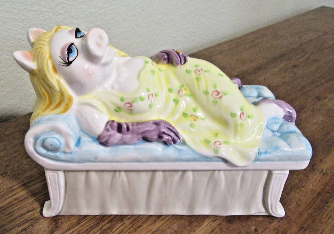 Vintage Miss Piggy Henson Muppets Taste Setter Sigma Covered Ceramic Jewelry Box