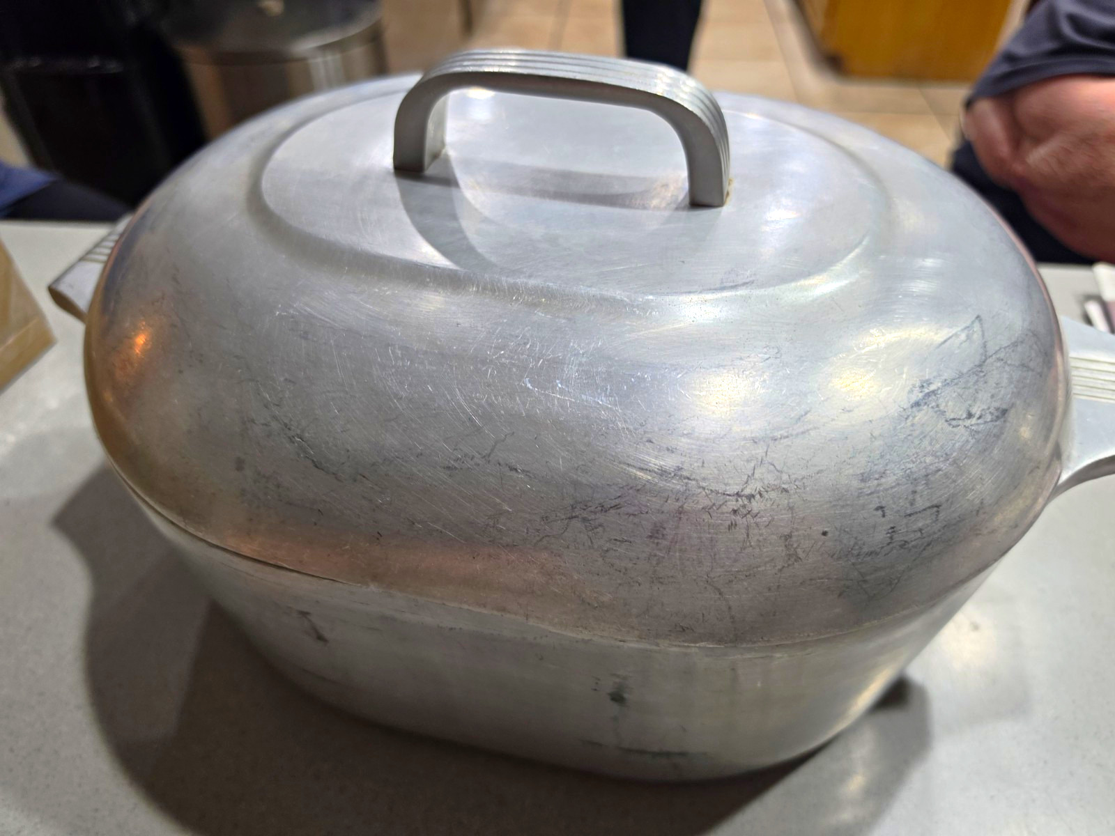 Wagner Ware Magnalite 4265P 5qt Oval Aluminum Roaster Casserole w/ Lid Trivet