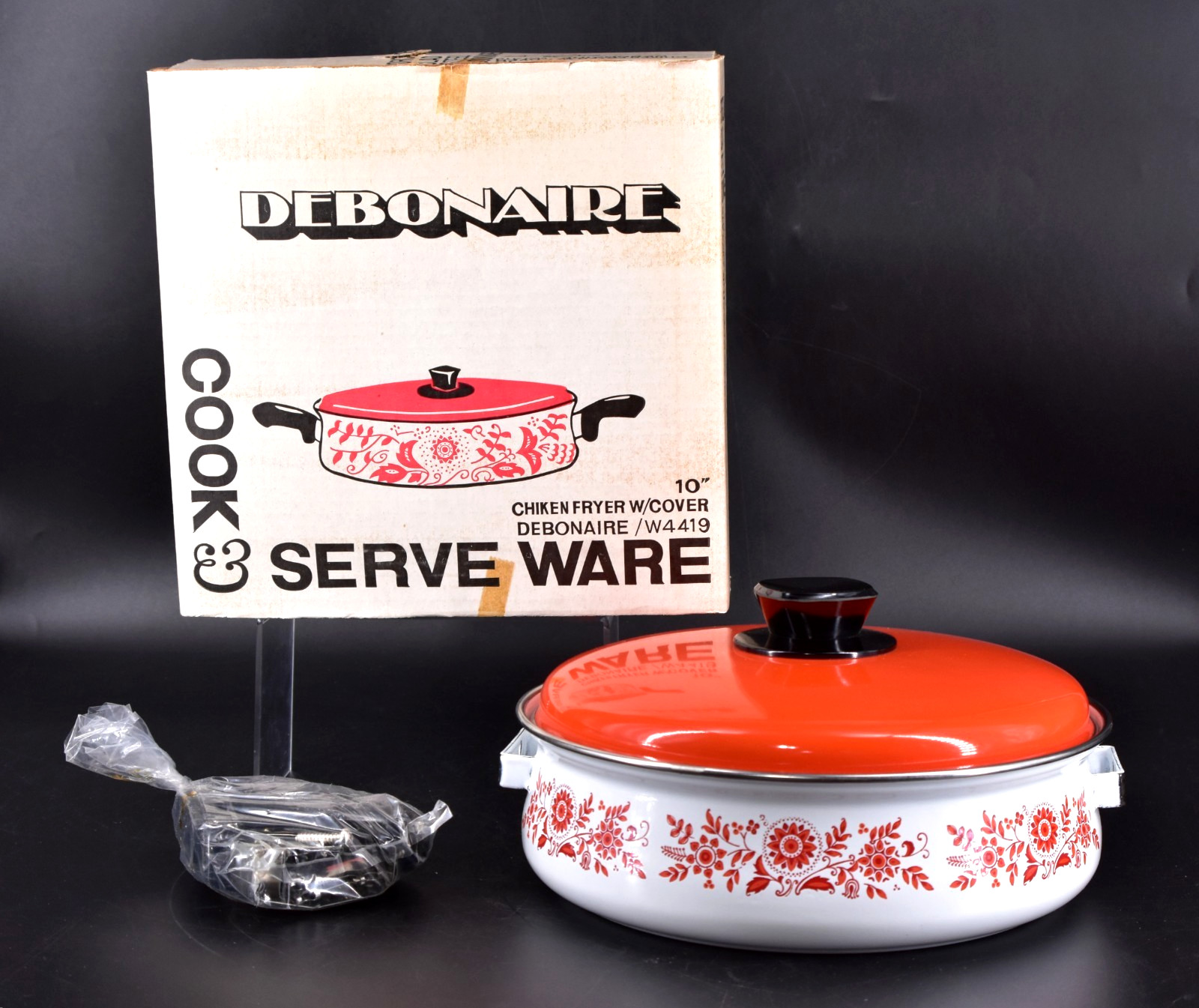 NEW VTG Debonaire Porcelain Clad Steel Cookware Red Floral 10