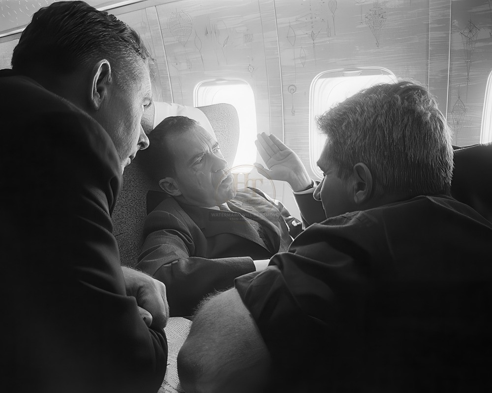 1959 Candid Vice President Richard Nixon 8x10 Glossy Photo Print HT5193719