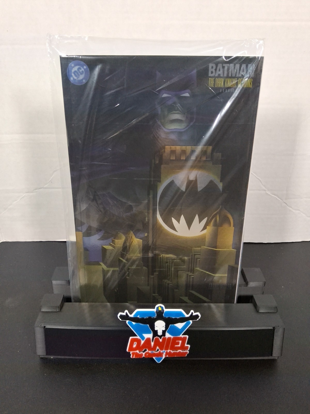 SDCC 2026 Frank Miller BATMAN The Dark Knight Returns #1 FOIL VARIANT DC Comics SDCC 2026 Frank Miller BATMAN The Dark Knight Returns #1 FOIL VARIANT DC Comics
