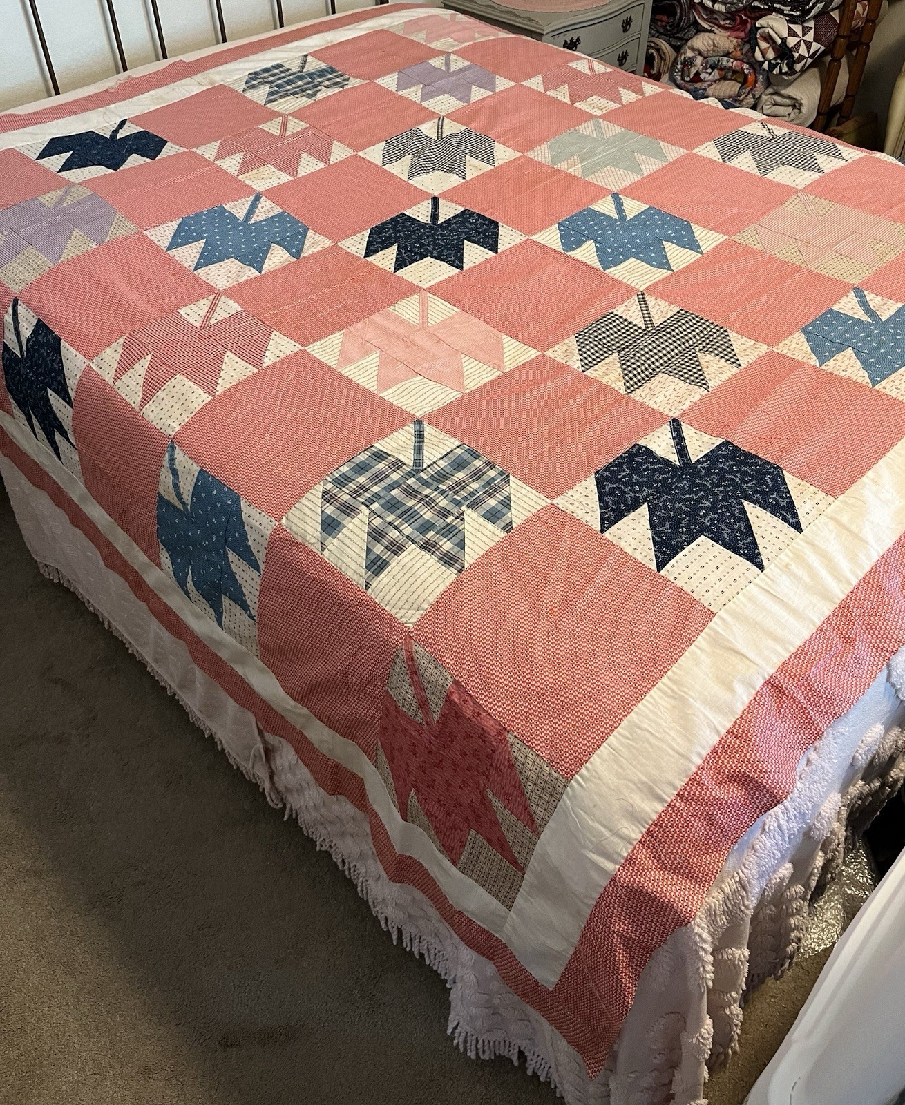 Beautiful Vintage 1930s-40s Quilt Top Cotton Fabrics, Leaf Beautiful Vintage 1930s-40s Quilt Top Cotton Fabrics, Leaf