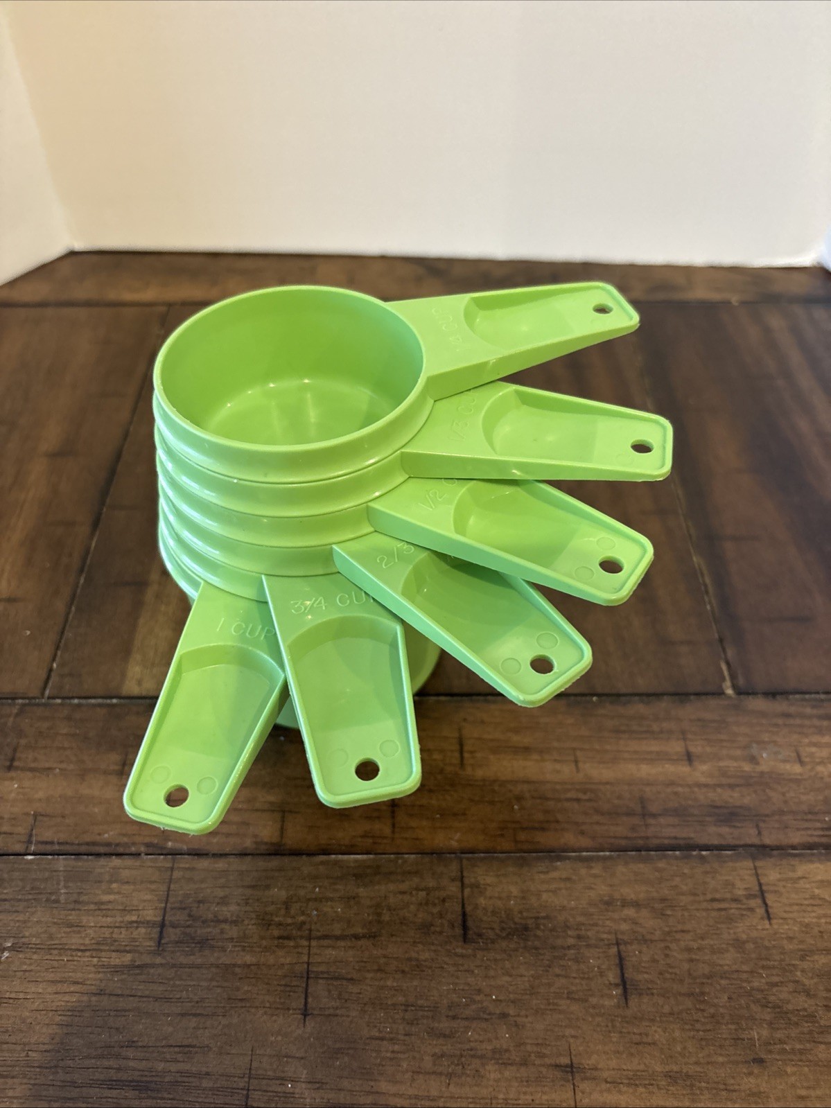 Tupperware Vtg Set 6 Apple Lime Green Nesting Measuring Cups Baking Complete