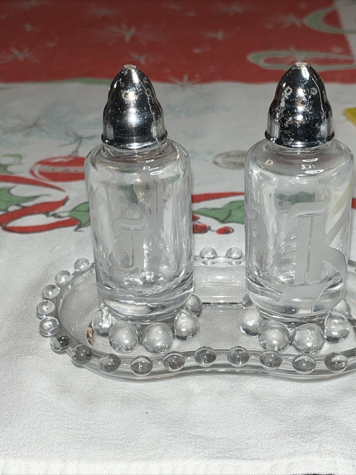 Vintage Candlewick  Salt/Peppet Shakers / Tray Etched KPJ