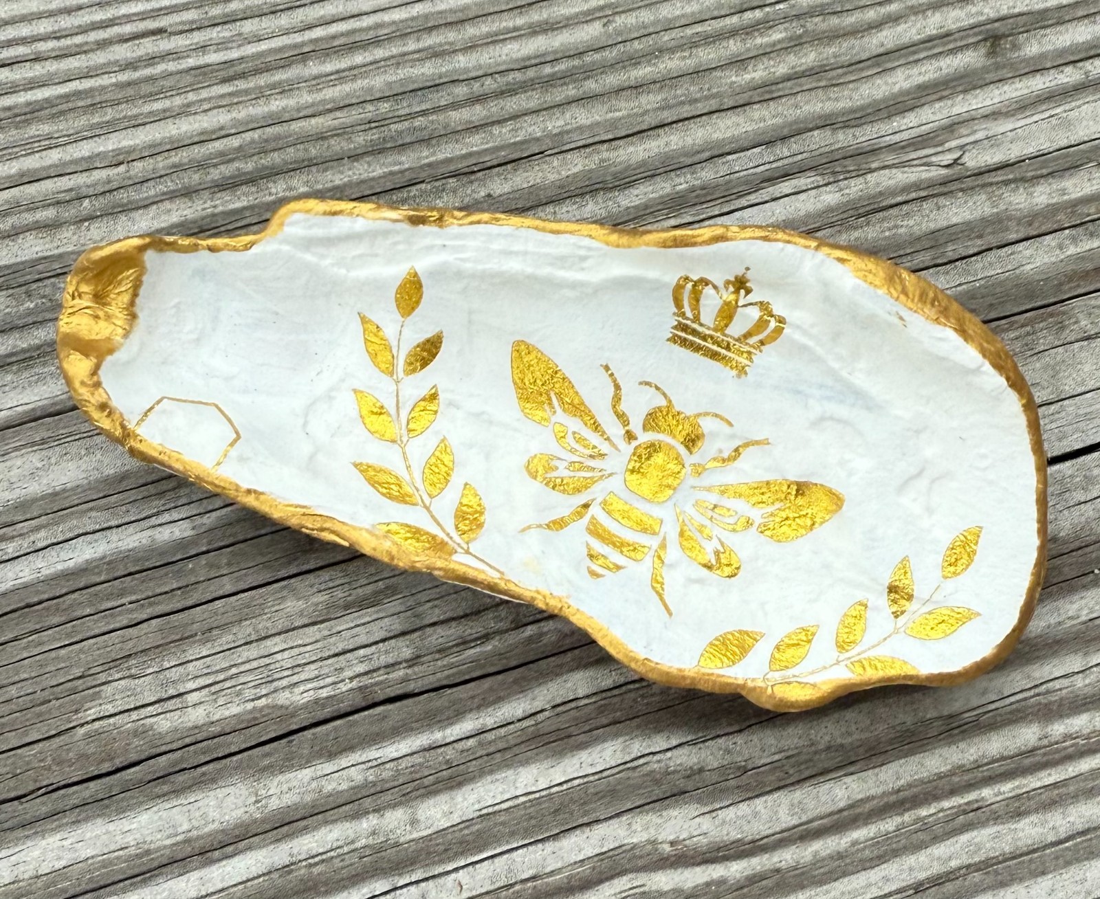 queen bee decoupage clam shell for trinkets or rings gold and white 5 inches
