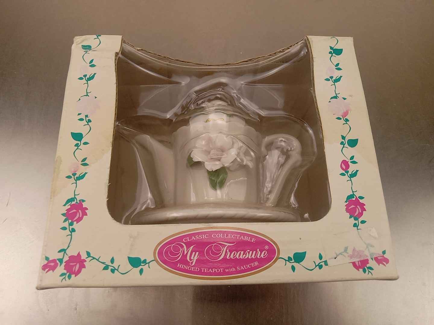 Vintage Teapot trinket Box with Florals Vintage Teapot trinket Box with Florals