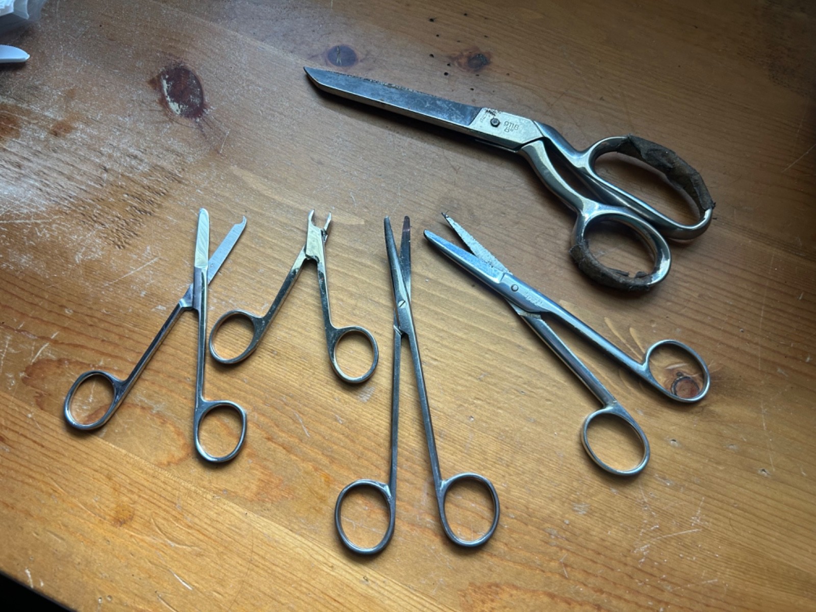 Lot of antique fabric / miscellaneous scissors from estate sale