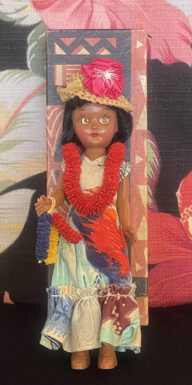 Vintage Hawaiian “LEI VENDER” Doll Hawaii Souvenir W/Box Exc.