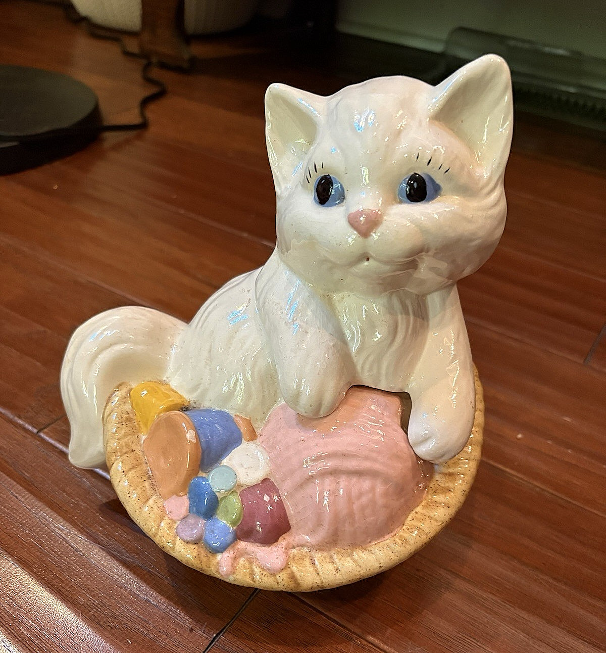 VTG White Ceramic Cat Sewing Basket 2 pc Cookie Jar
