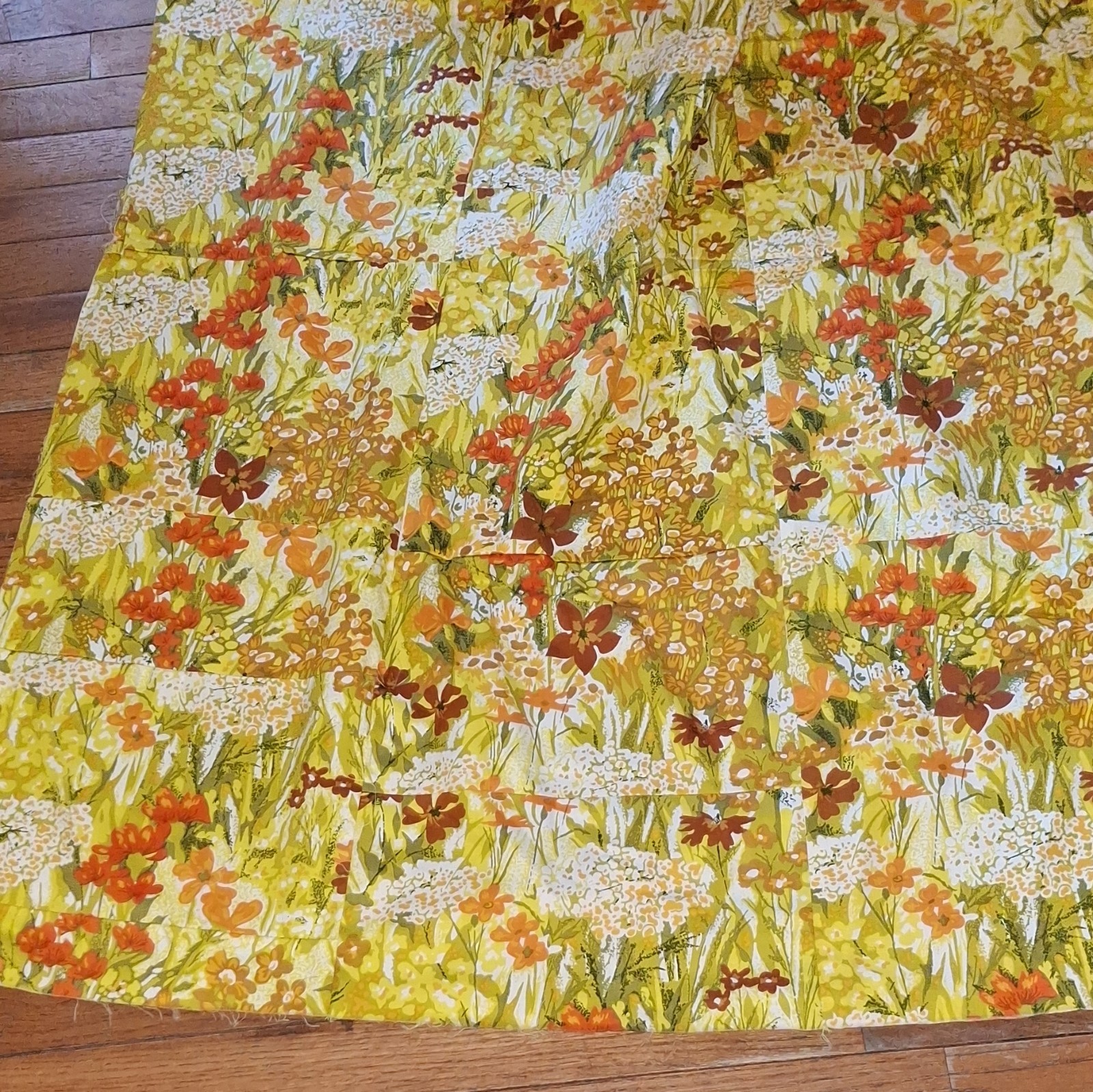Vintage 1970s Floral Fabric Blanket Quilt Top Project Large  Piece 70s Daisy