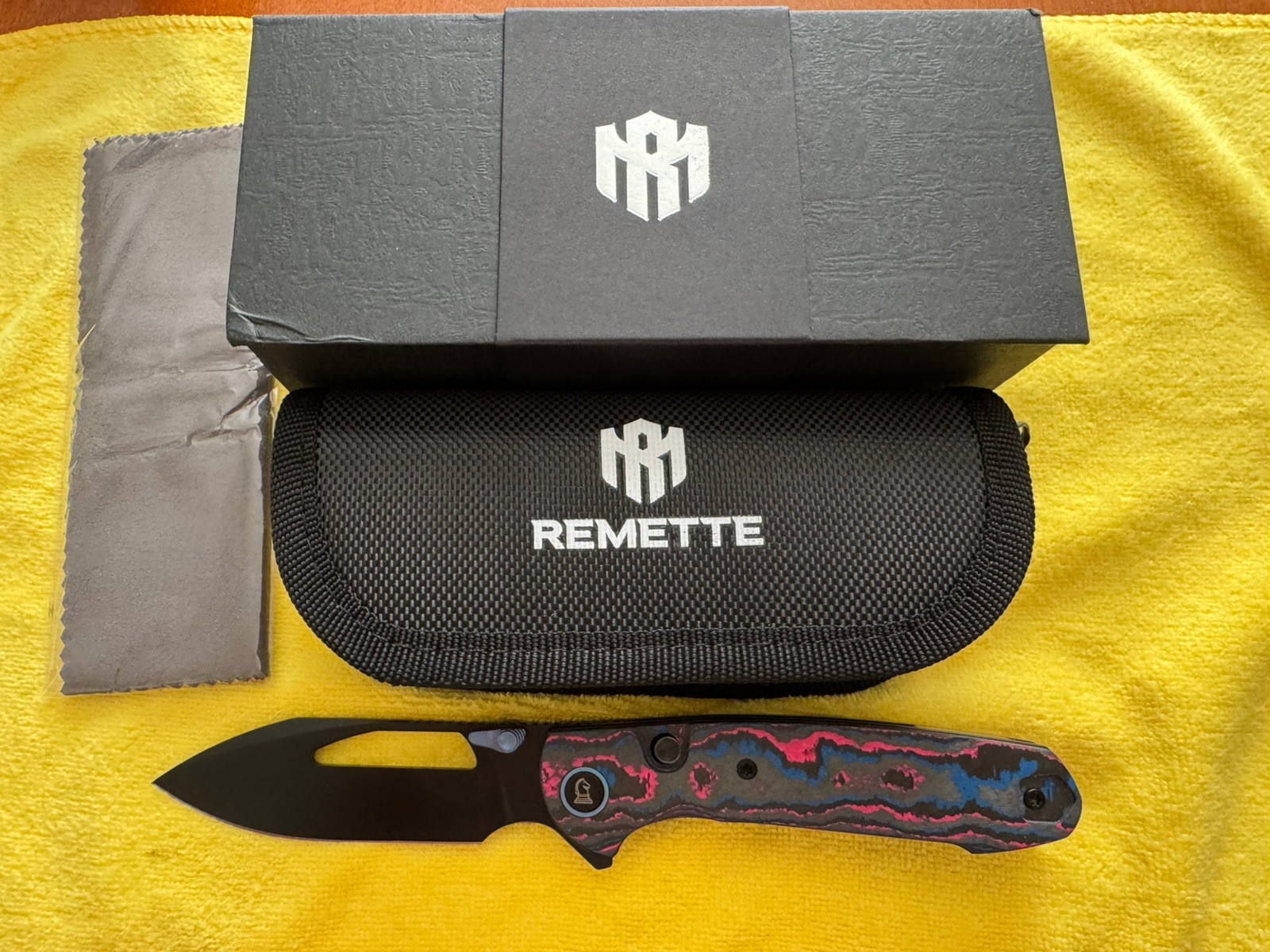 Remette Bam Bam Miami Vice Camo Carbon Everyday Gear Exclusive 14C28N Blade. 