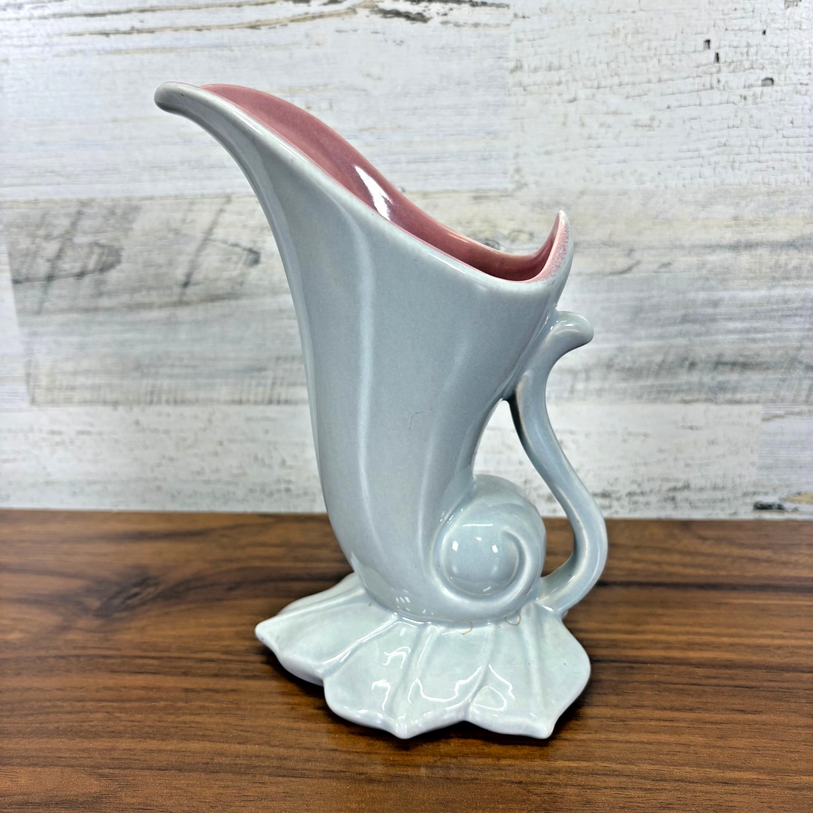 Vintage Red Wing Pottery Cornucopia Vase #1356 - 7.5\ Vintage Red Wing Pottery Cornucopia Vase #1356 - 7.5\
