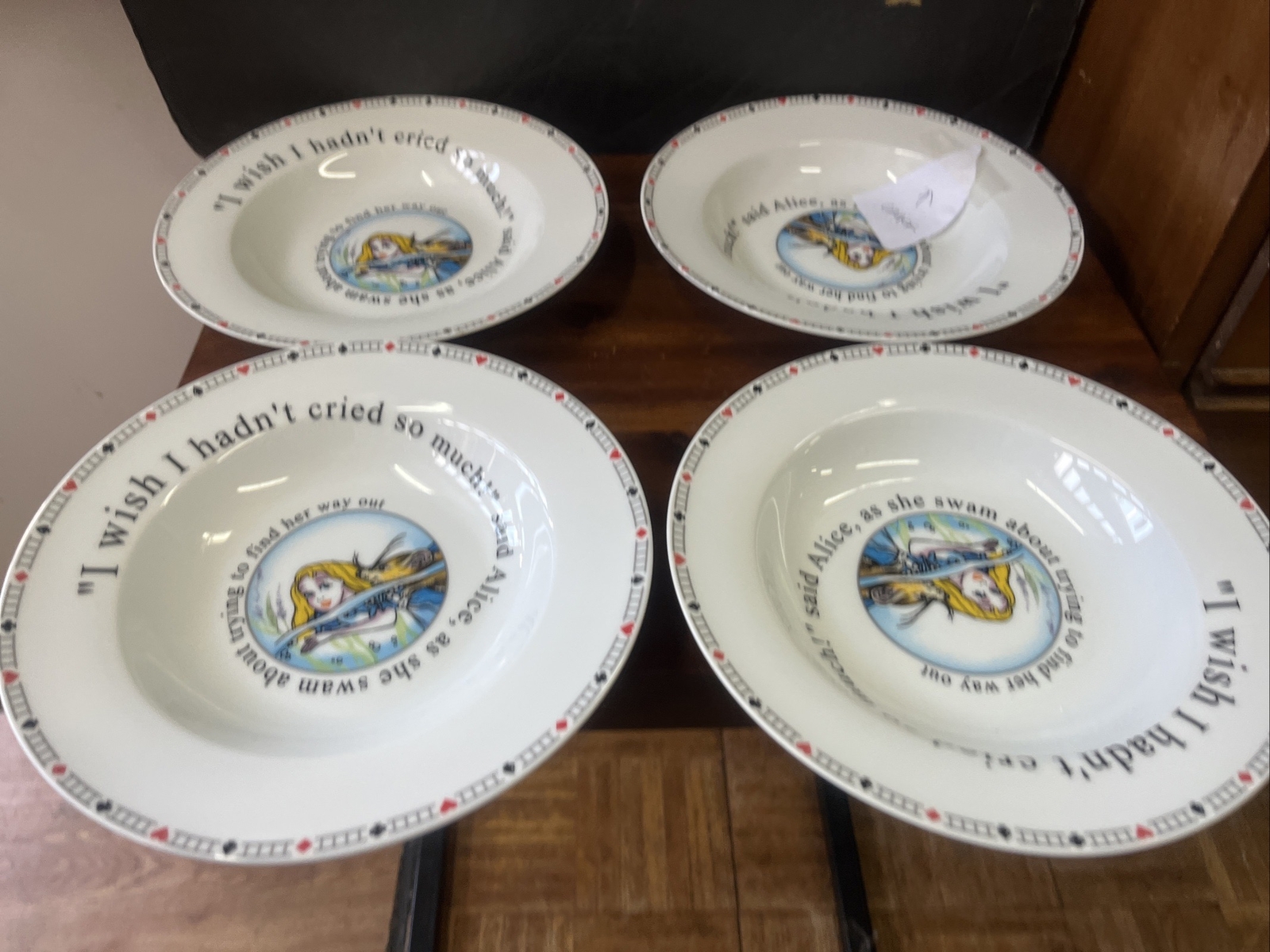 Alice In Wonderland Rimmed Soup Salad Bowl Cafe Paul Cardew Set Of 4
