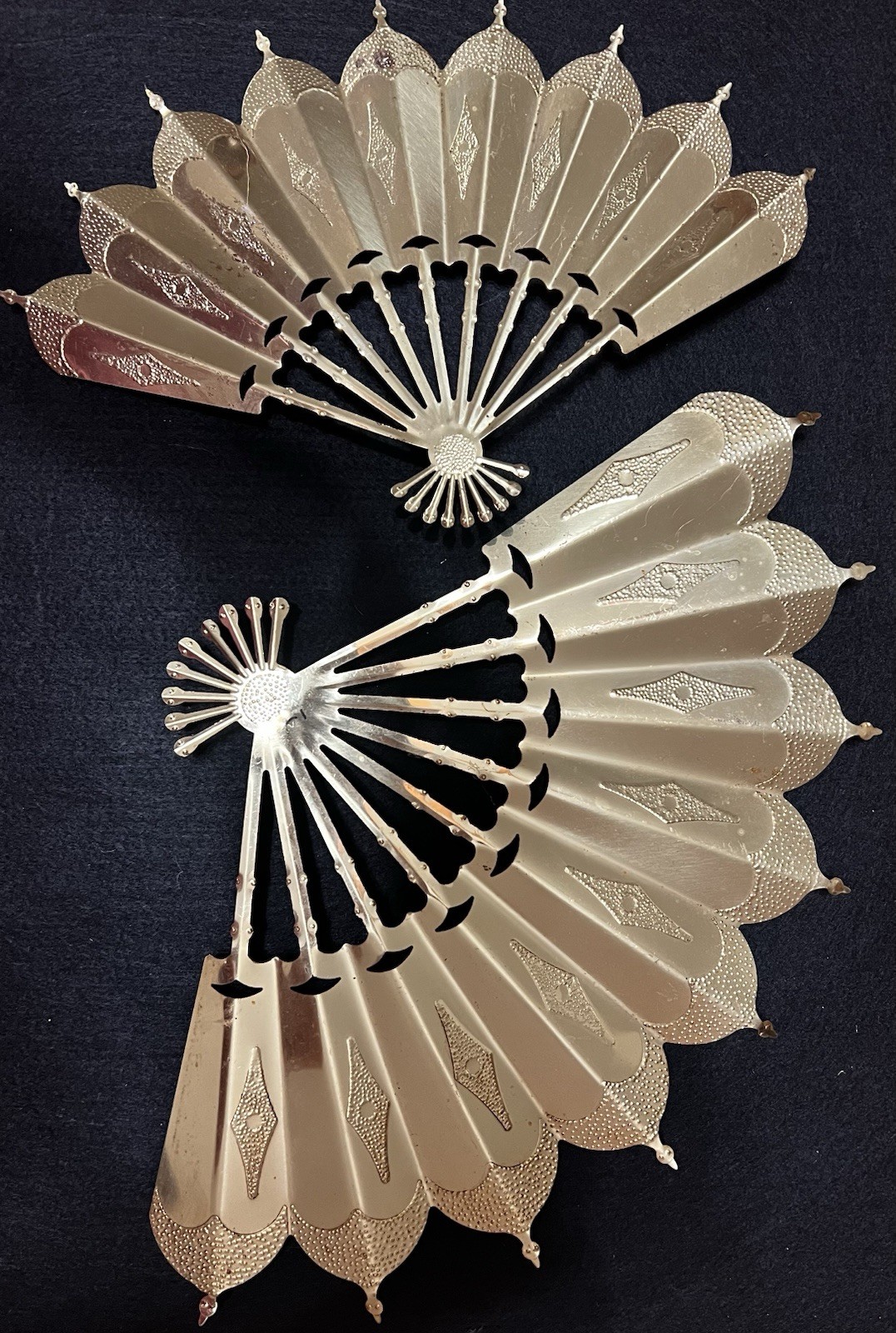 Vintage Brass Tone Fans Set Of Two Wall Hangings Home Interiors 1176