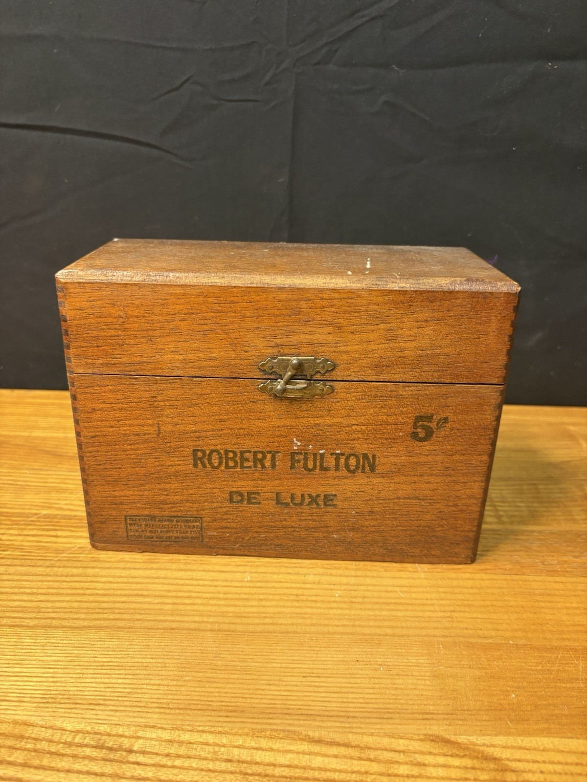 Vintage  Robert Fulton De Luxe wooden cigar box