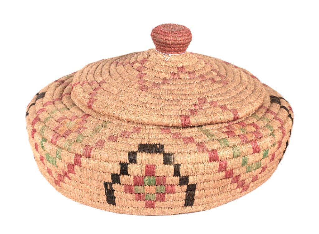 Quinault Basket with Lid and Nob