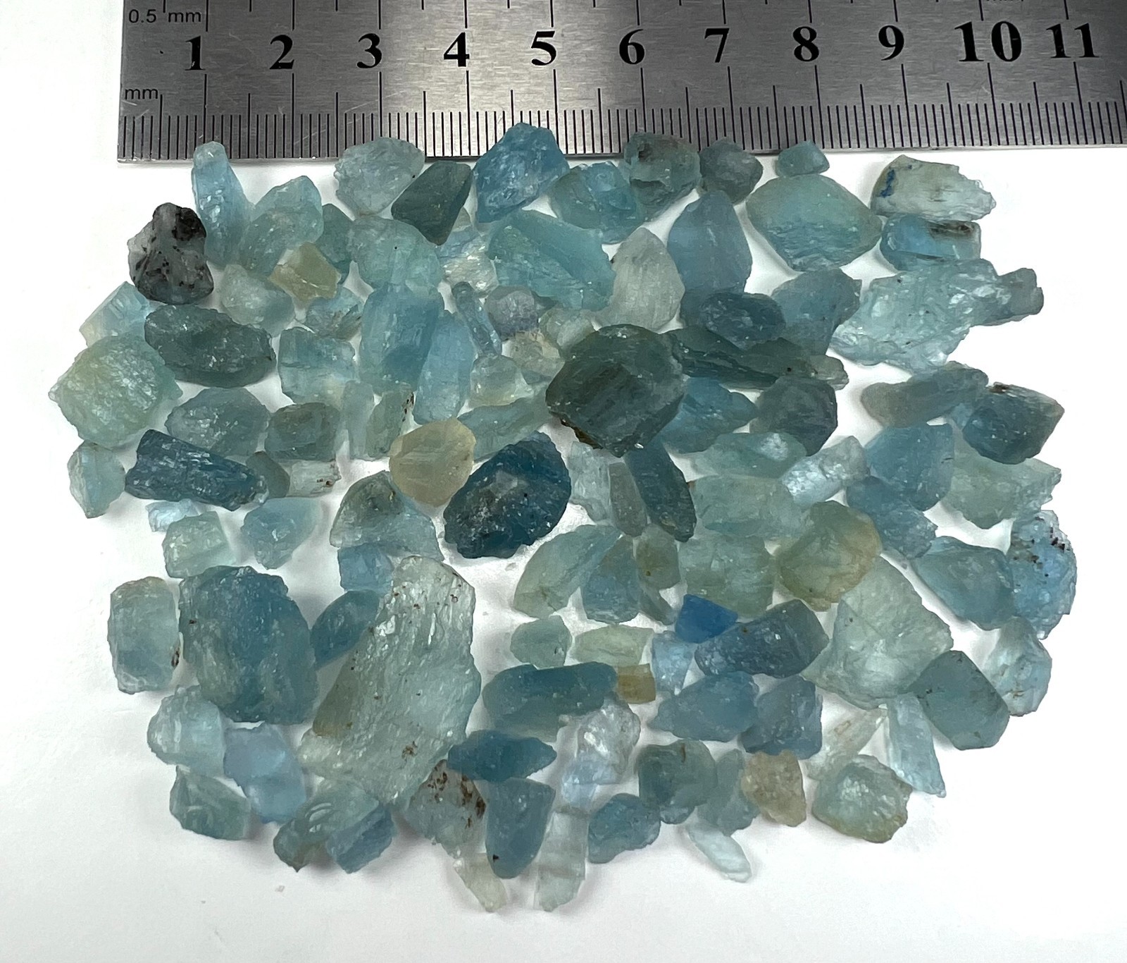 Fluorescent Afghanite Rough Lot from Badakhshan Afghanistan_283 Carat