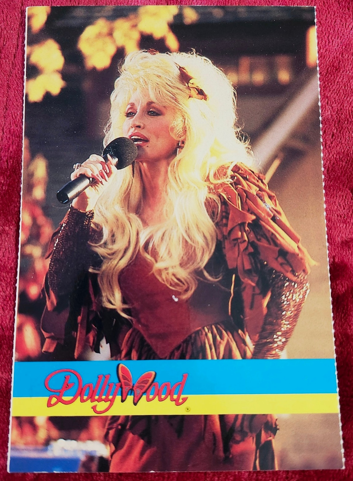 VTG DOLLY PARTON WELCOME TO DOLLYWOOD POSTCARD'S ~ DOLLY IN CONCERT SINGING