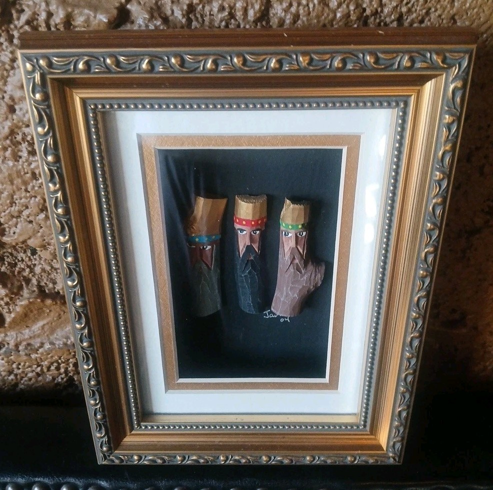 Folk Art Three Wise Men Wood Carvings Shadow Box Signed Javier 2004 8.5x6.5x1.75
